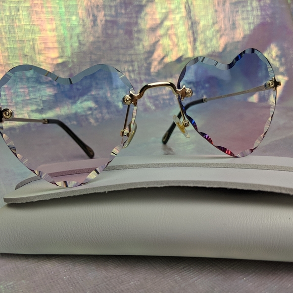 Last pair🍒Heart-shaped Rimless Sunglasses Love Heart - Picture 11 of 13